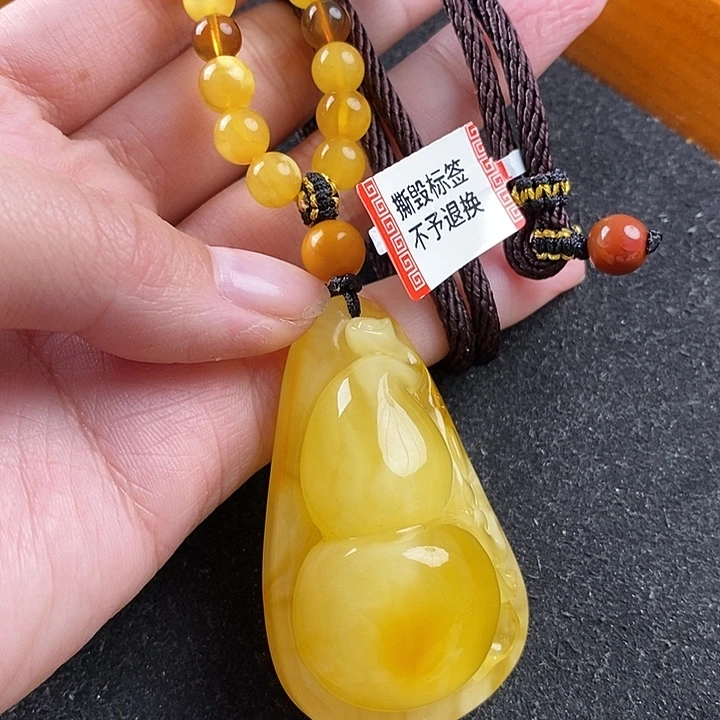 蜜蜡未镶嵌珠宝奇石