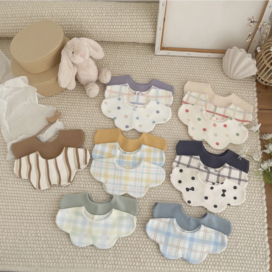 2新款花瓣婴儿口水巾a类棉印花围嘴宝宝防吐奶围兜男女宝双面双色