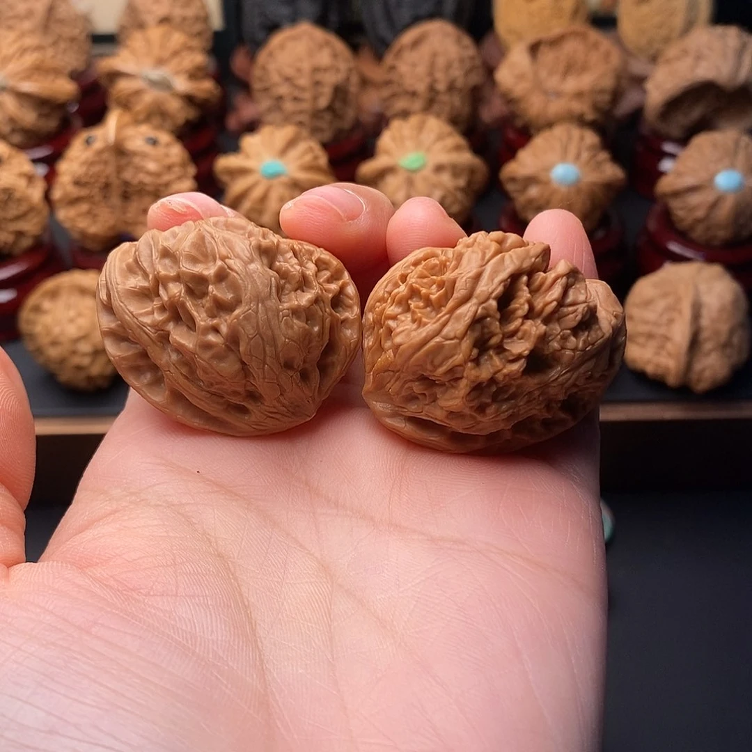 文玩核桃吊坠野牛比翼双飞