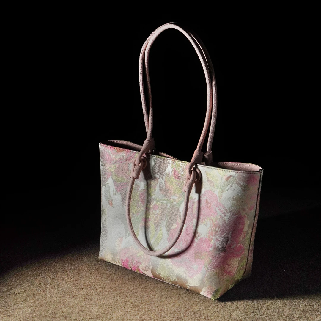 森下新中式大容量托特女包2025年夏季国风宋锦单肩手提牛皮通勤包