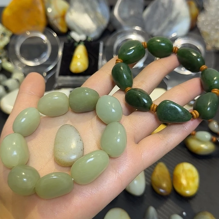 钢***哥和田玉未镶嵌挂件