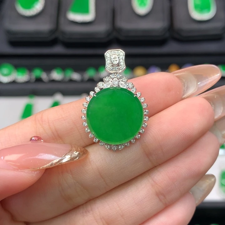 翡翠吊坠(不含链)18K金镶嵌