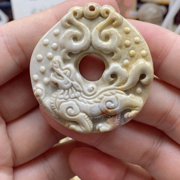 硅化珊瑚（珊瑚玉）颈饰未镶嵌