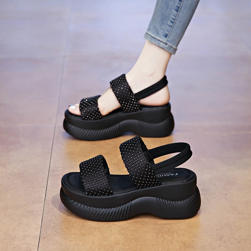 厚底增高凉鞋女夏季外穿2025新款软底防滑百搭休闲时尚松糕女凉鞋