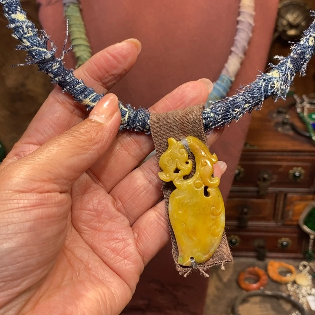 翡翠吊坠(赠链)未镶嵌