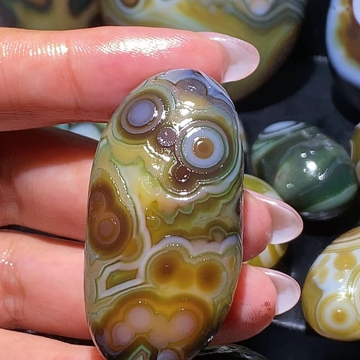 玛瑙/玉髓未镶嵌珠宝奇石49