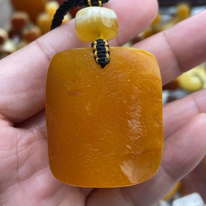 【闪购商品】琥珀颈饰未镶嵌