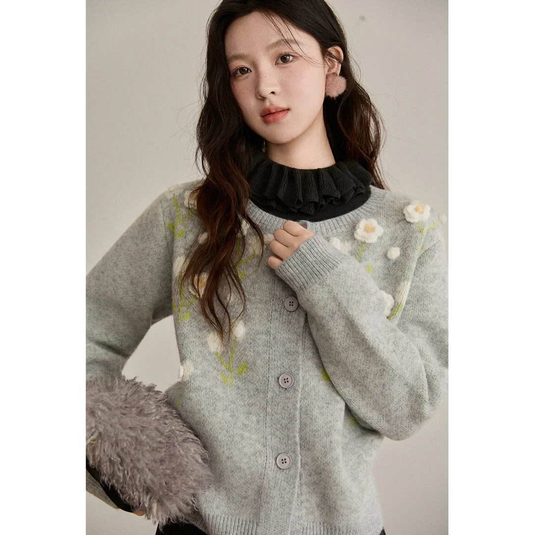 谜秀新品立体手工钩花毛衣衫羊羔绒2025秋冬复古加厚百搭舒适针织