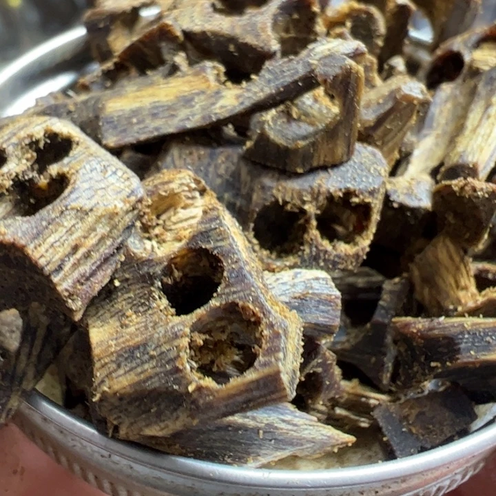 沉香沉香碎屑海南高油乌身圆叶米粒100克