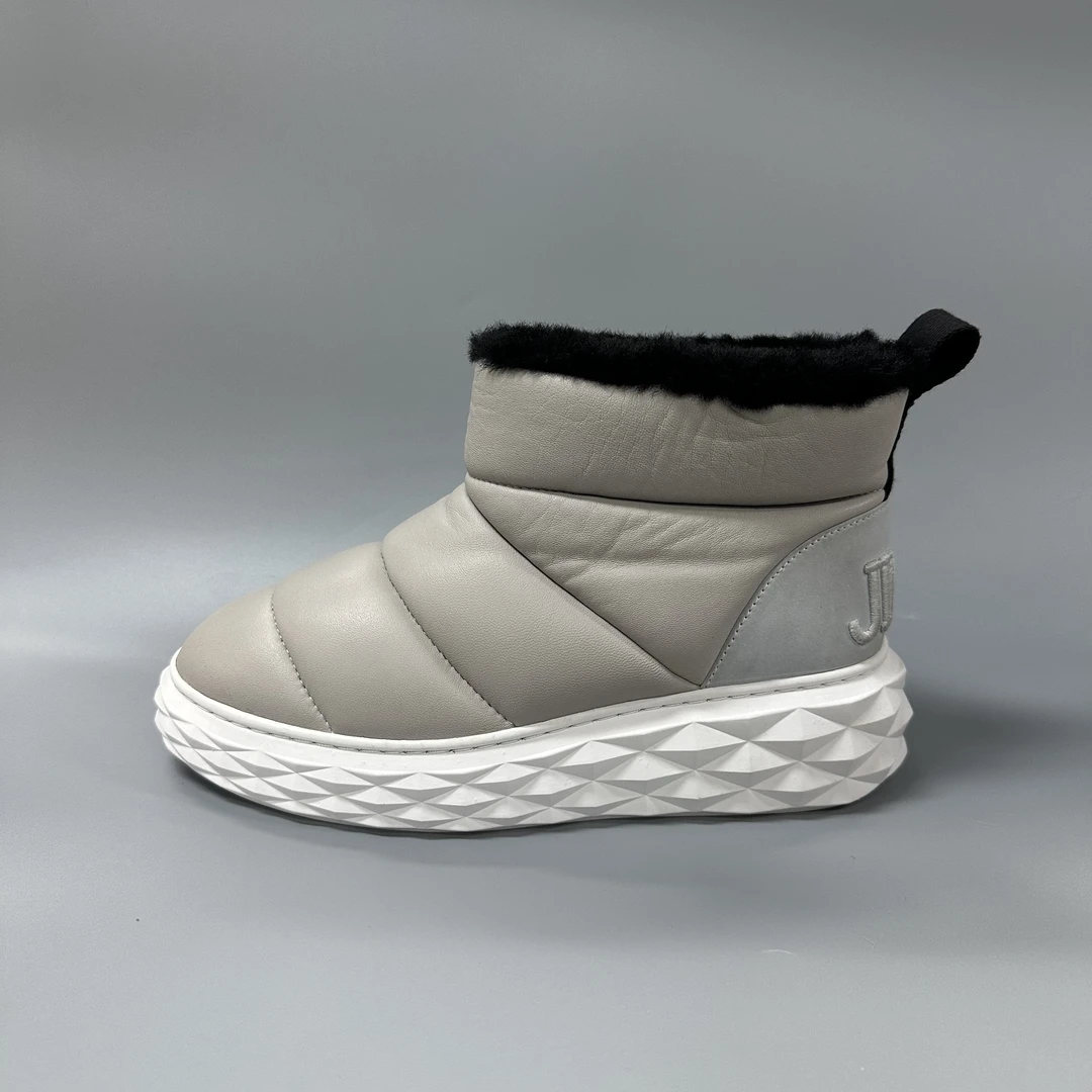 JIMMY CHOO/吉米周 J126（瑕）灰色素面短靴 时尚百搭