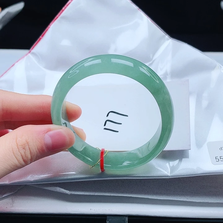 翡翠手镯（贵妃镯）未镶嵌缅甸天然a货手镯55