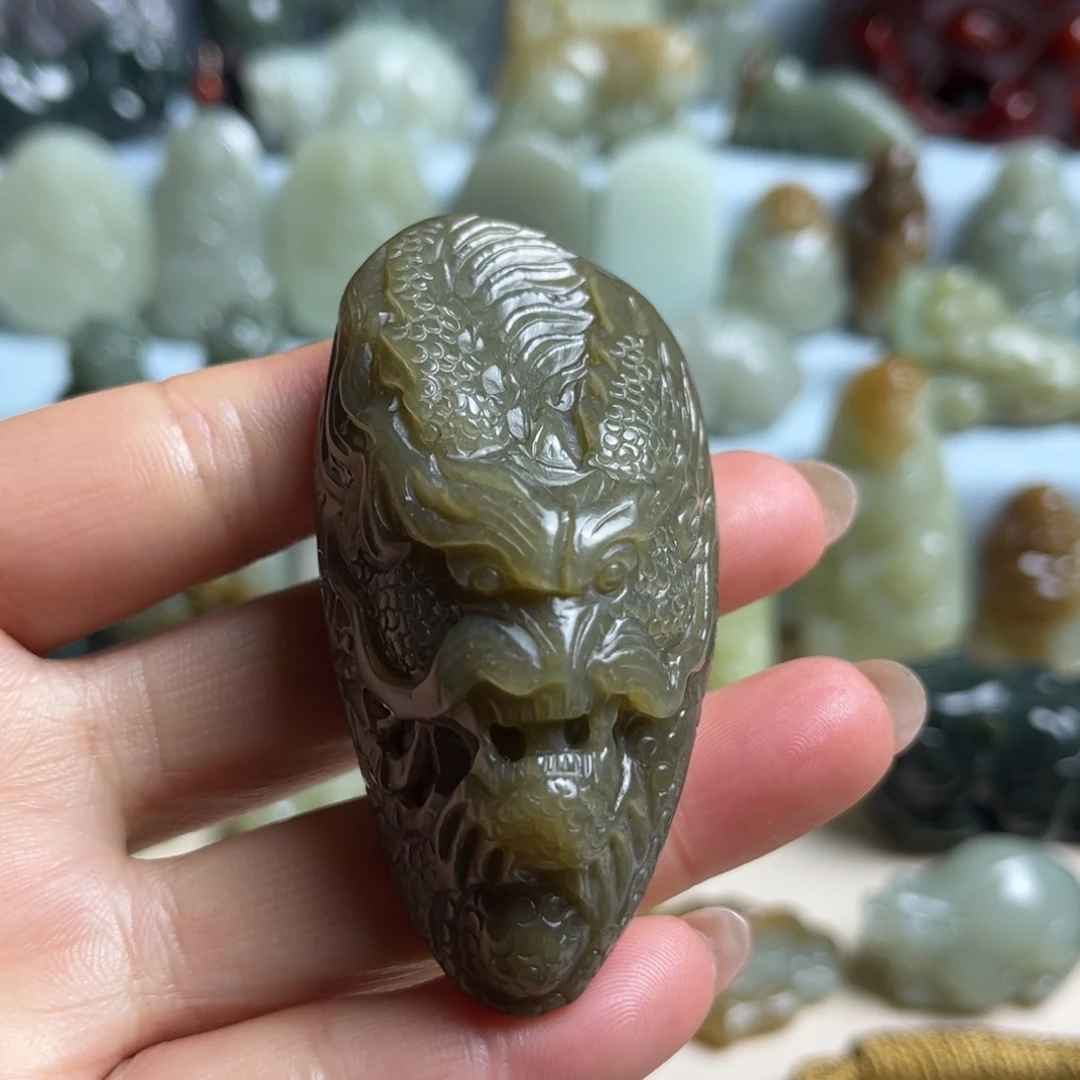 和田玉未镶嵌把件