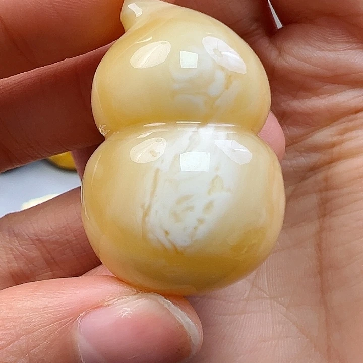 蜜蜡未镶嵌珠宝奇石