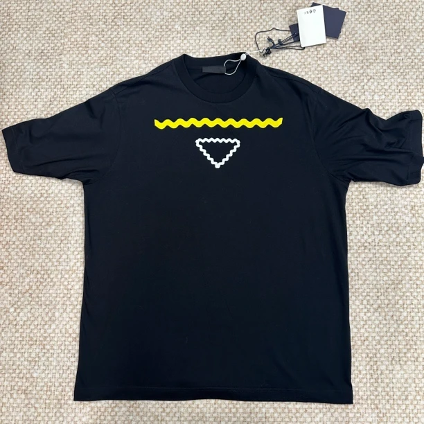全新未使用 Prada/普拉达 黑色倒三角印花短袖T恤M码