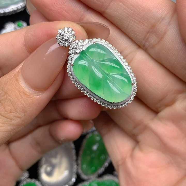 翡翠18K金镶嵌吊坠(不含链)