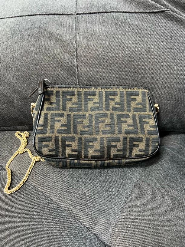 95新 FENDI/芬迪 兔兔奢G专属/芬迪麻将手拿包/250214048