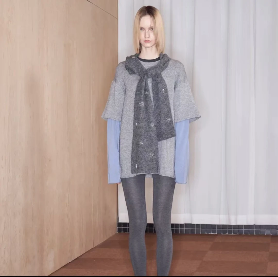 MAKE IF 24品牌设计师女士时尚拼袖羊绒圆领衫  18400