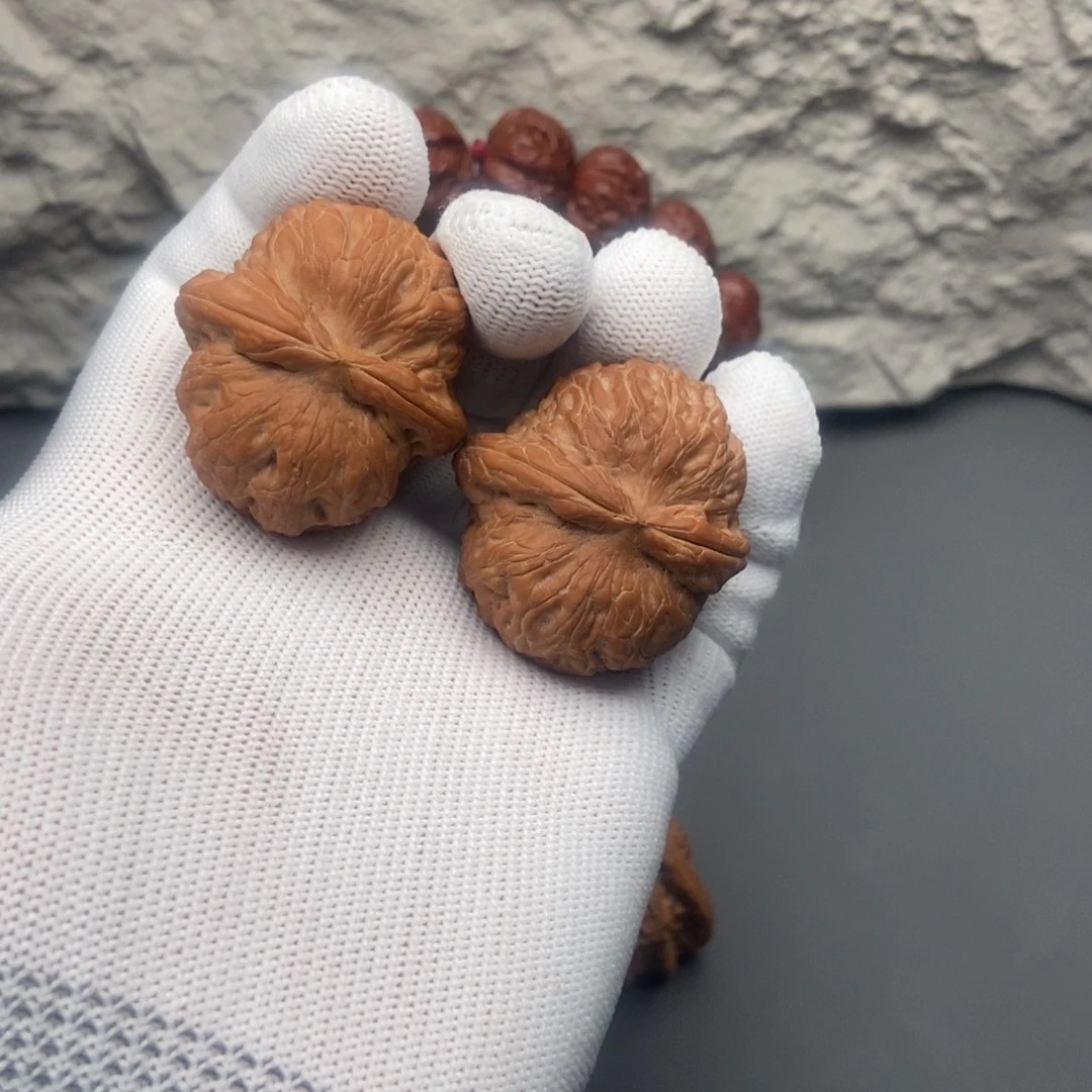 文玩核桃吊坠40元宝