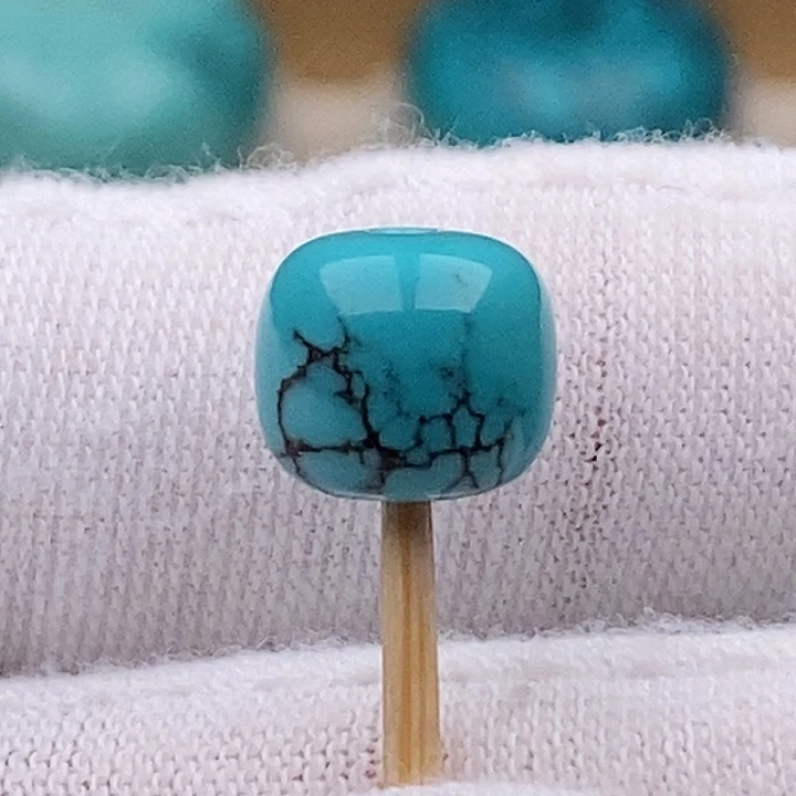 绿松石未镶嵌珠宝奇石9