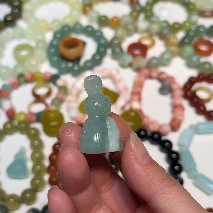 蛇纹石玉未镶嵌吊坠