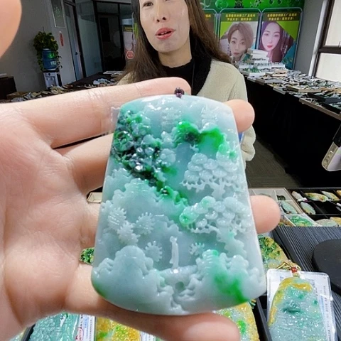 翡翠未镶嵌颈饰翡翠