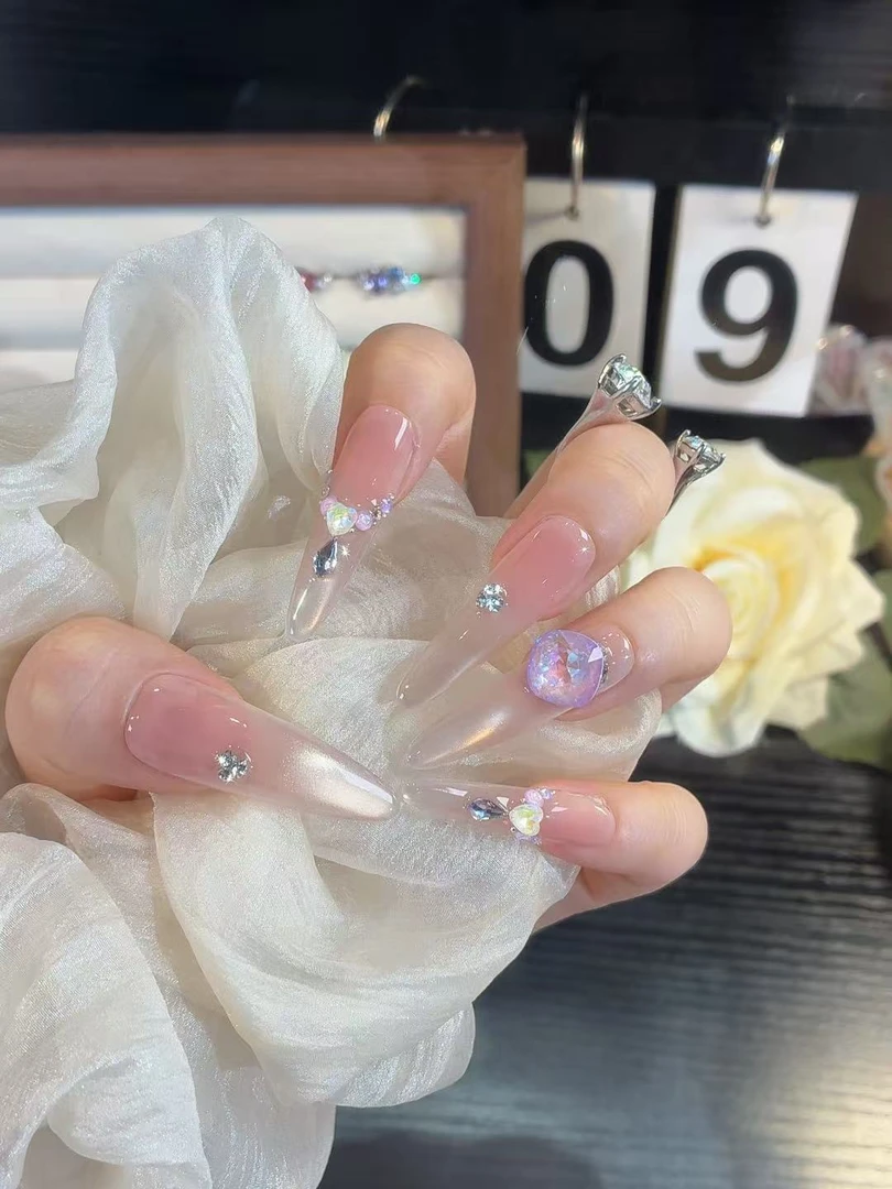 海芋恋-施家华子果烁紫钻设计款-春夏手工美甲高级感