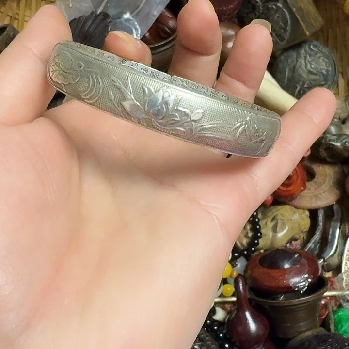 k***i黄铜工艺品手串制作技艺