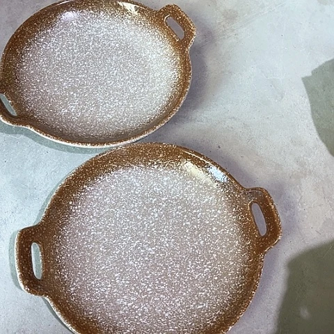 微瑕，不能明火，口径22高度3，2个双耳10英寸