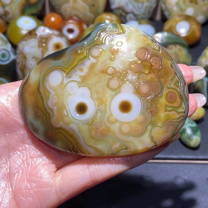 【闪购商品】未镶嵌玛瑙/玉髓珠宝奇石g g