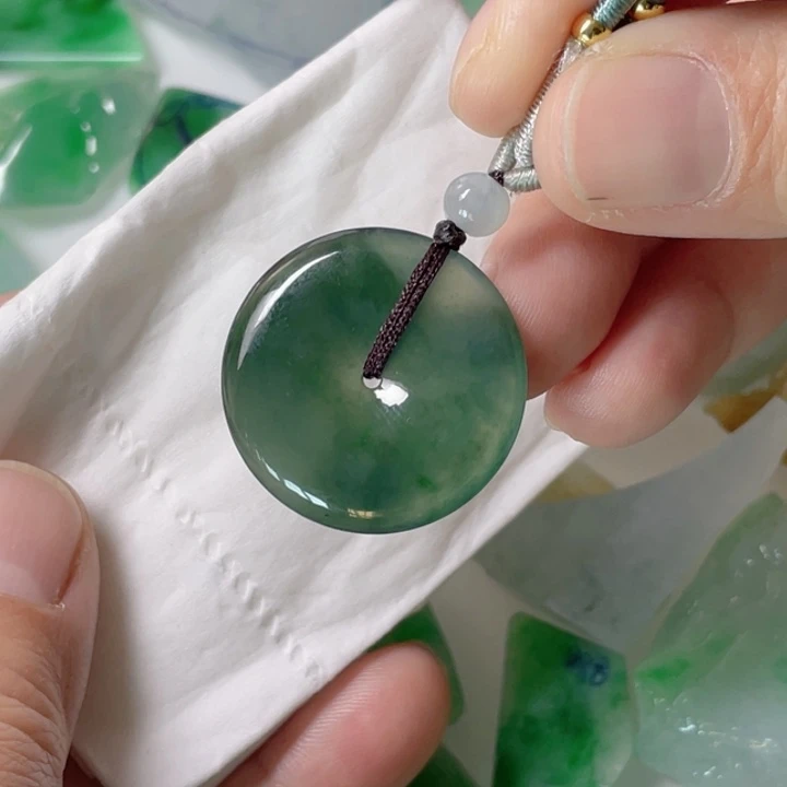 定制翡翠未镶嵌平安扣