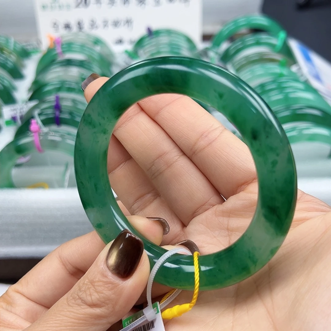 未镶嵌手镯石英质玉