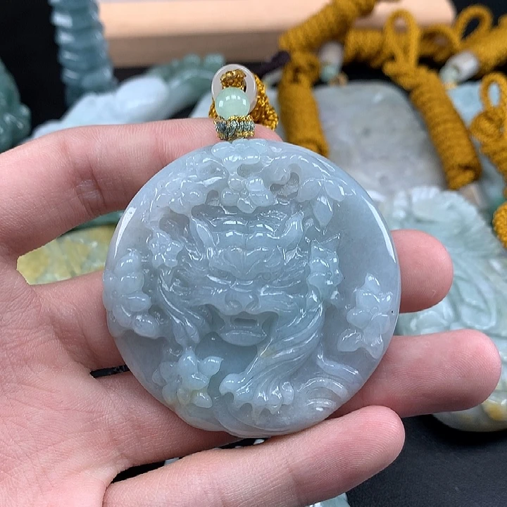 翡翠未镶嵌颈饰天然保真a货