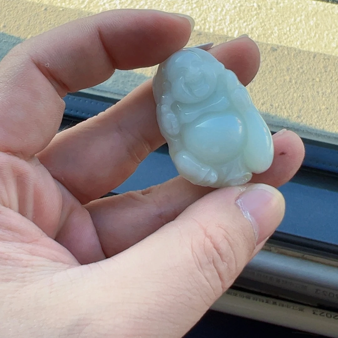 翡翠未镶嵌颈饰佛