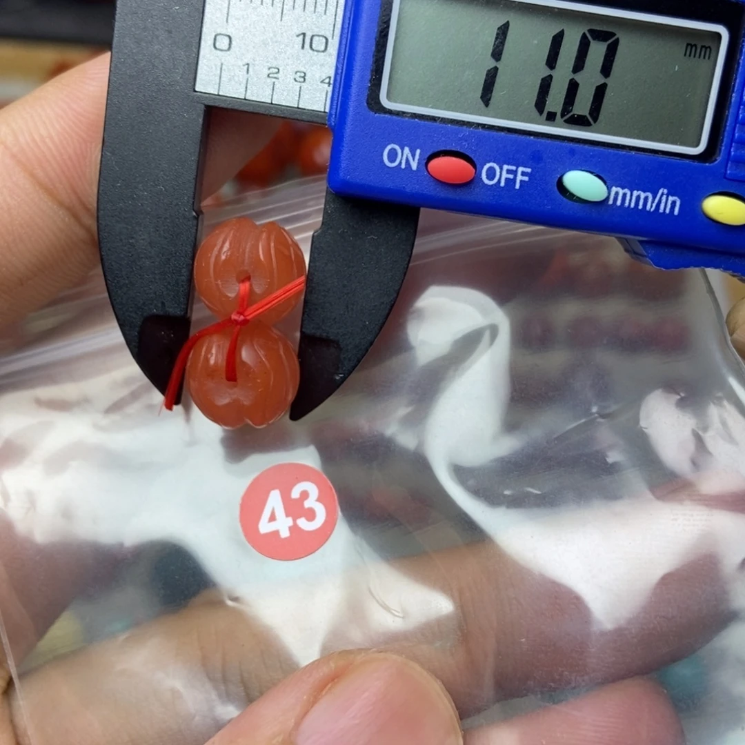 南红玛瑙未镶嵌南红玛瑙有瑕疵