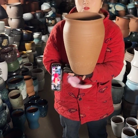 口20高31瑕疵底部鼓包