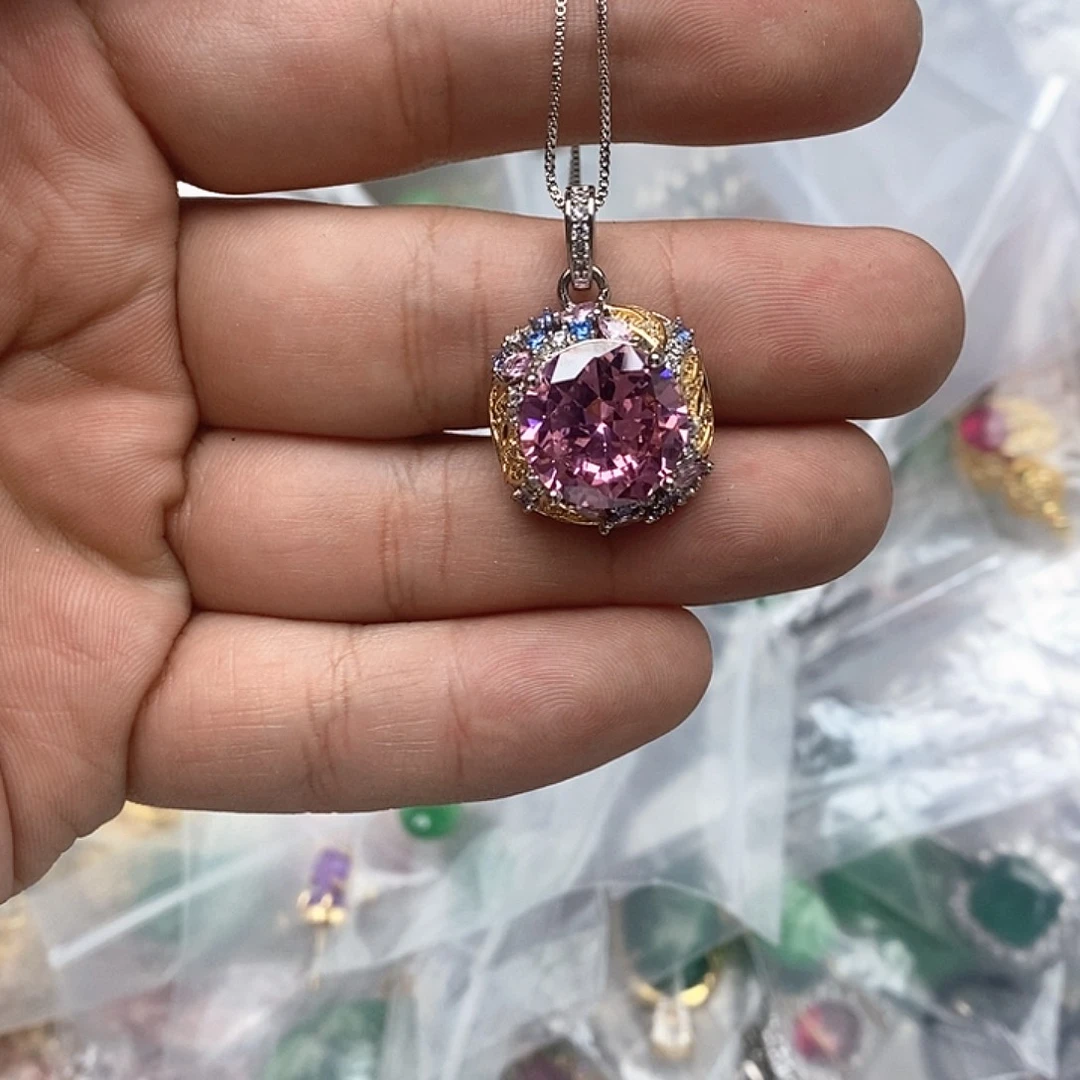 只买单纯的吊坠，没带链子，属的性质。