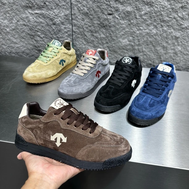 2025秋冬新款低帮系带休闲软底阿甘鞋时尚百搭运动潮男鞋