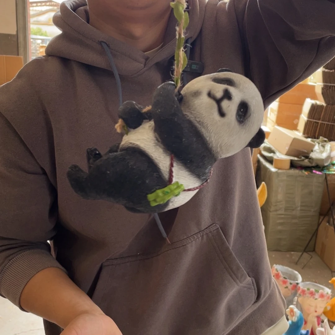 【闪购商品】陶瓷树脂熊猫爬绳摆件
