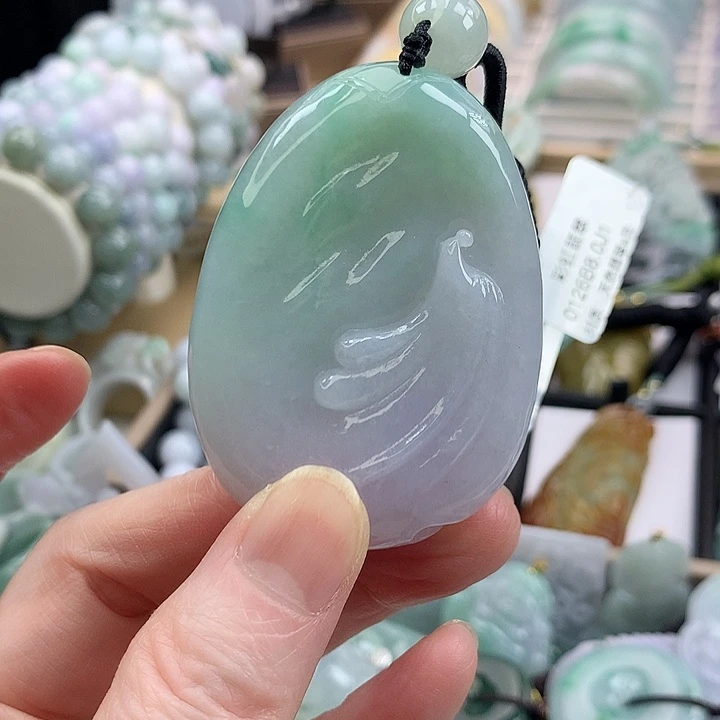 翡翠颈饰未镶嵌{**}吊坠