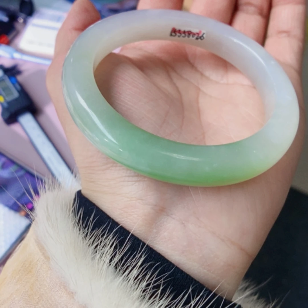 【闪购商品】未镶嵌手镯和田玉（翠青玉）太****洋