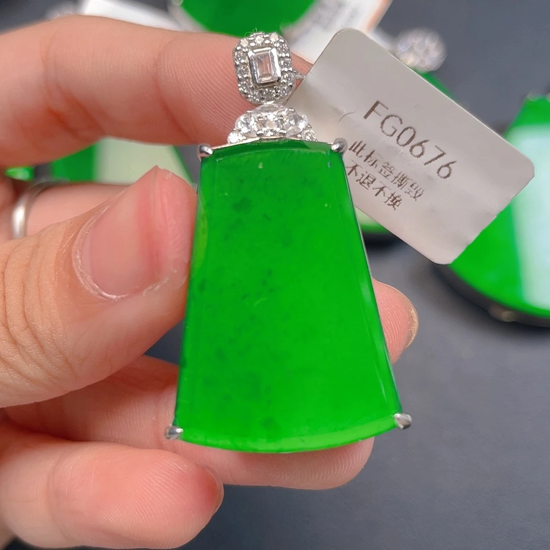 【闪购商品】颈饰银S925镶嵌翡翠翡翠