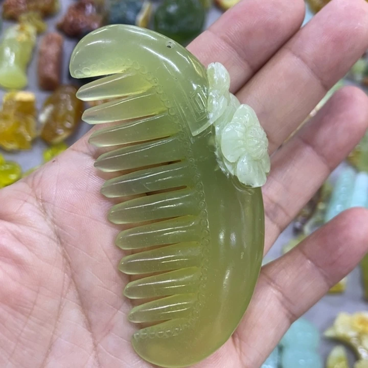 未镶嵌蛇纹石玉挂件