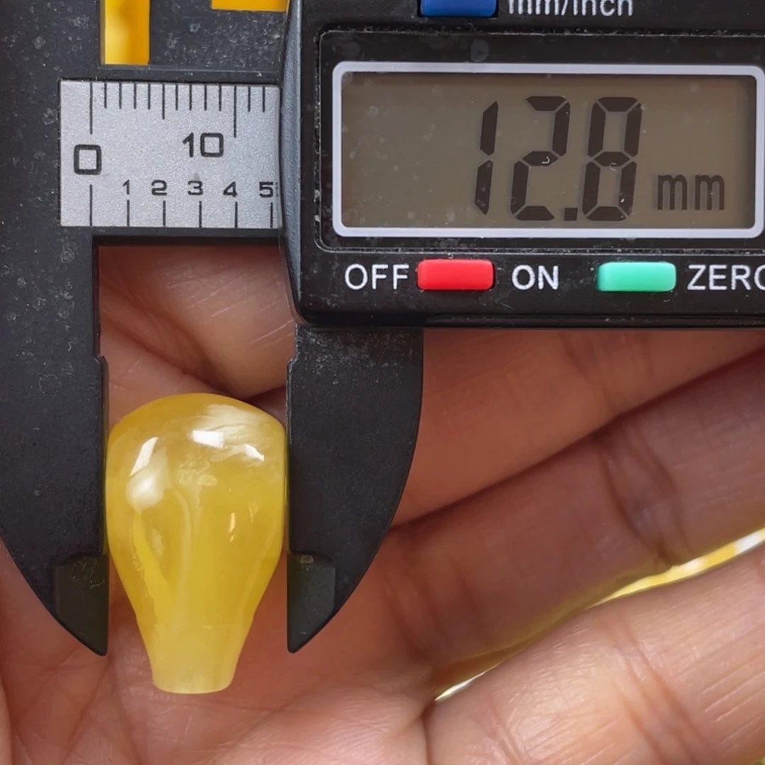 蜜蜡未镶嵌裸石32杂