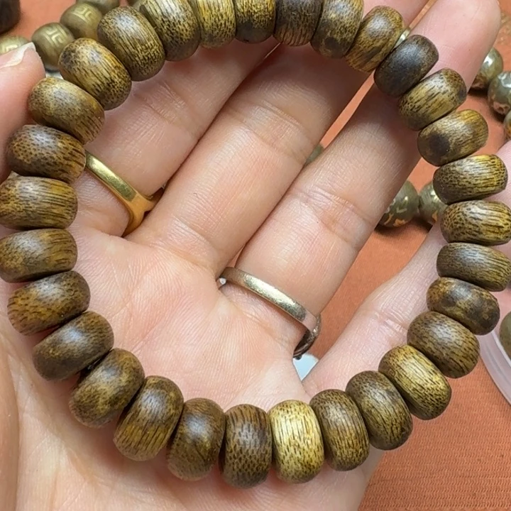 大叶紫檀（黑酸枝木类）