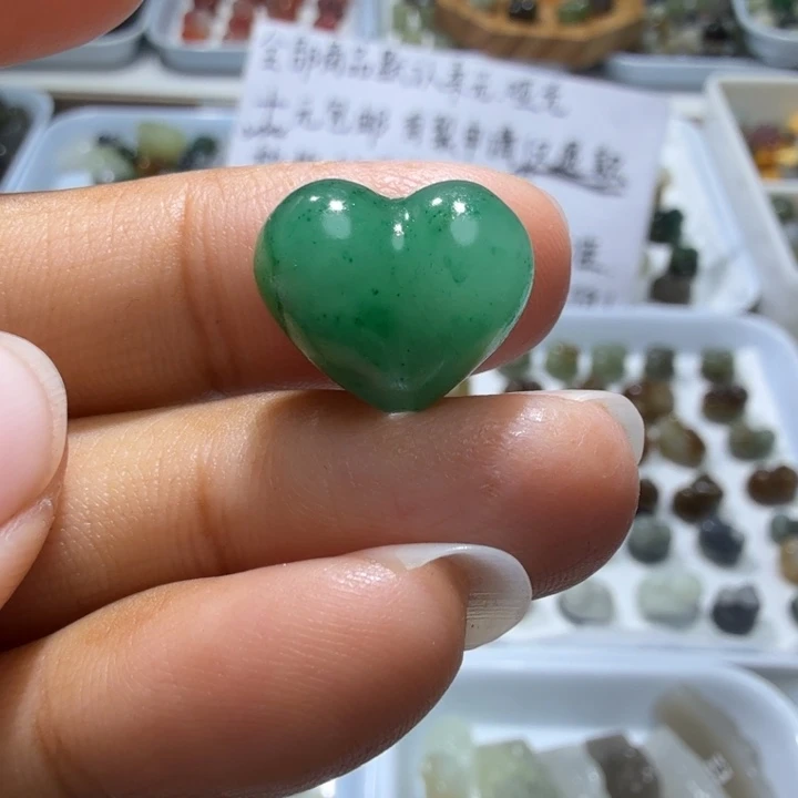 和田玉未镶嵌珠宝奇石