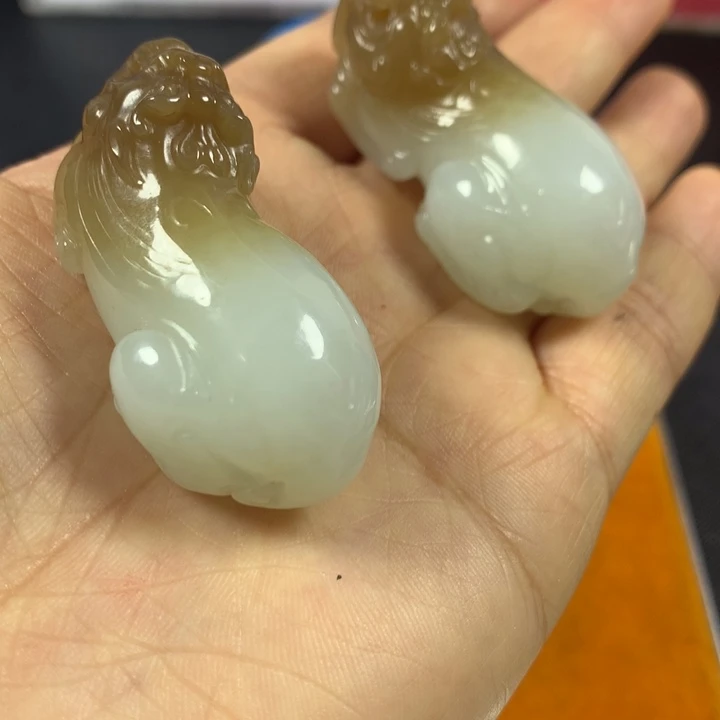未镶嵌和田玉挂件王*王
