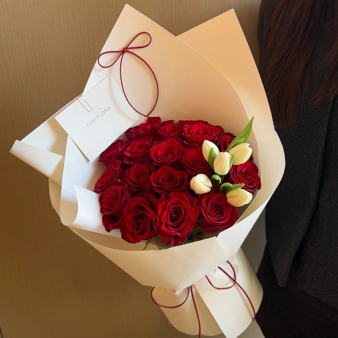 【花朝夕月】19朵红玫瑰花混搭郁金香花束送女友女神节鲜花礼物生日鲜花表白花束花店送花上门