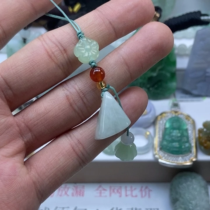 翡翠颈饰未镶嵌缅甸A货翡翠