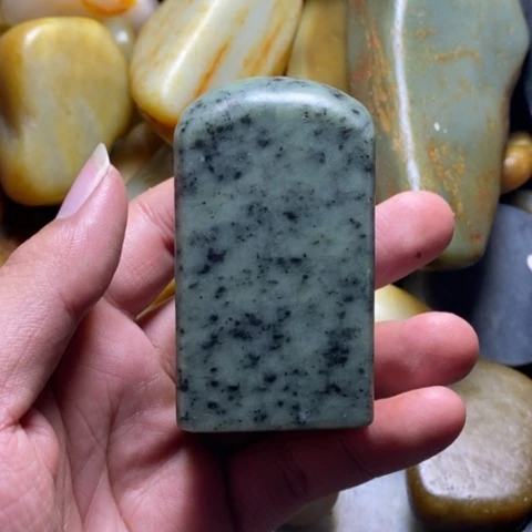 未镶嵌和田玉（糖玉）挂件