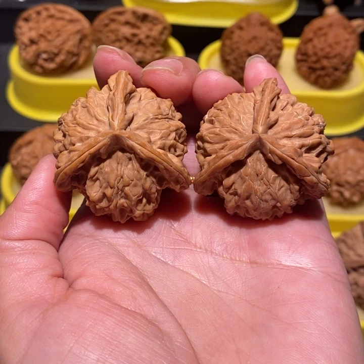 王***道文玩核桃把件文玩核桃40尺盘山三棱